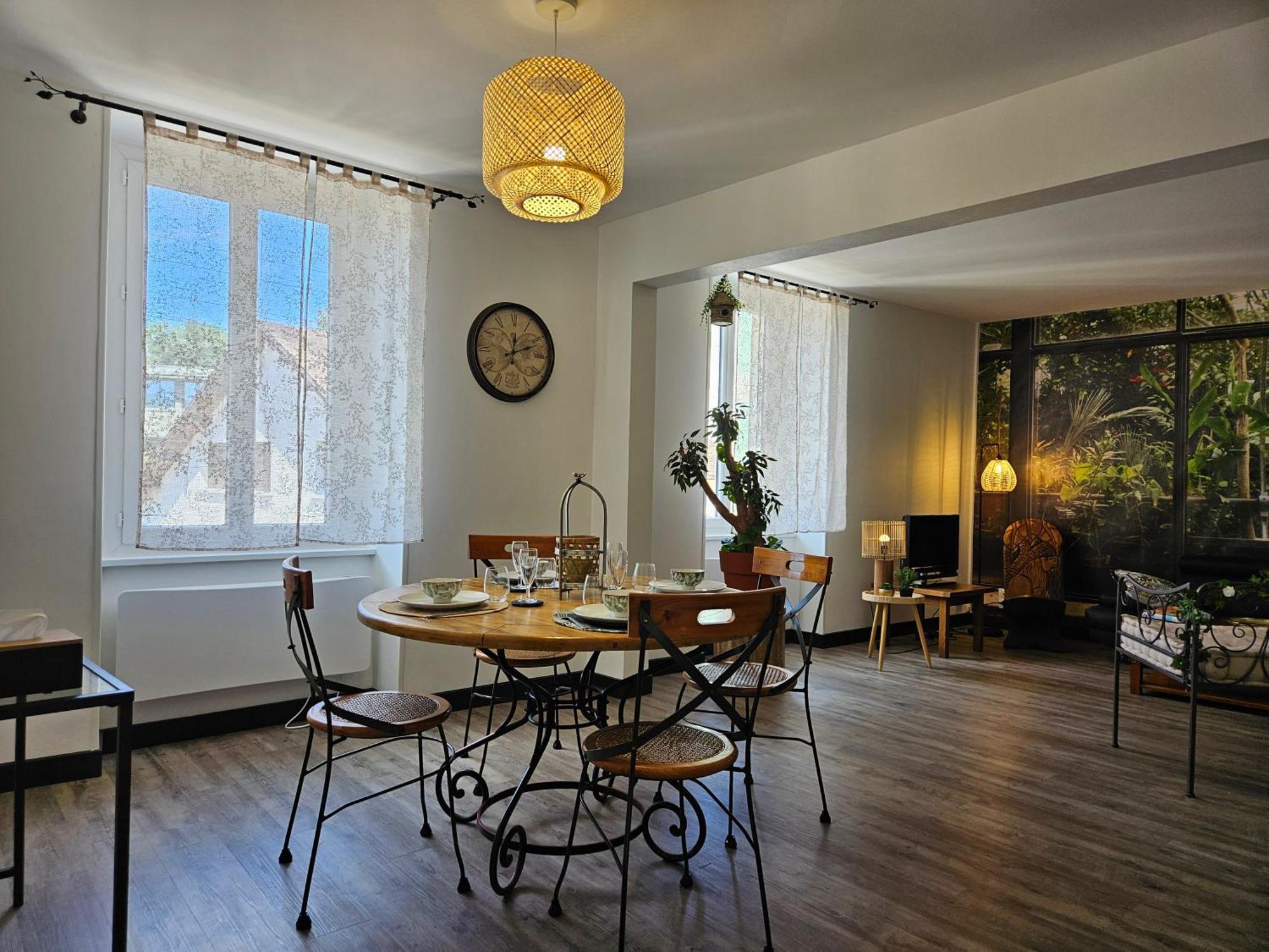 Appartement Le Jardin Imaginaire Champagnole Zewnętrze zdjęcie
